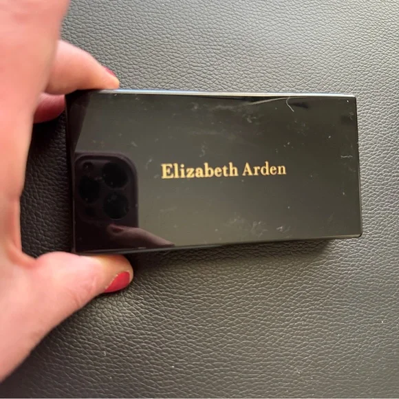 Elizabeth Arden Eyeshadow Palette - Pink, Cream, and Brown Shades - Picture 2 of 4